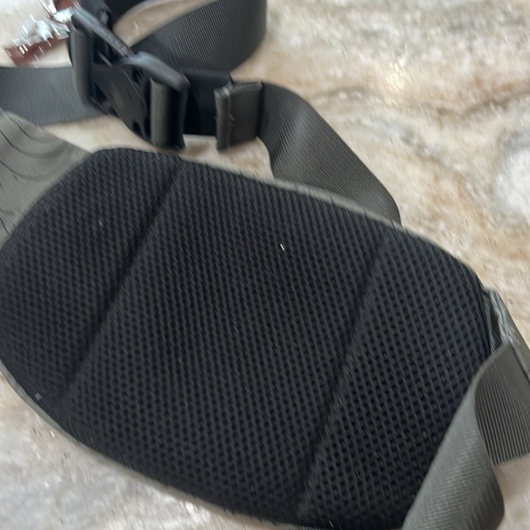 KAVU bag spectator.  New worn less than 5x - Picture 5 of 11